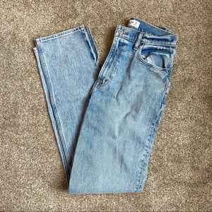 Abercrombie Ultra High Rise 90’s Straight Jean